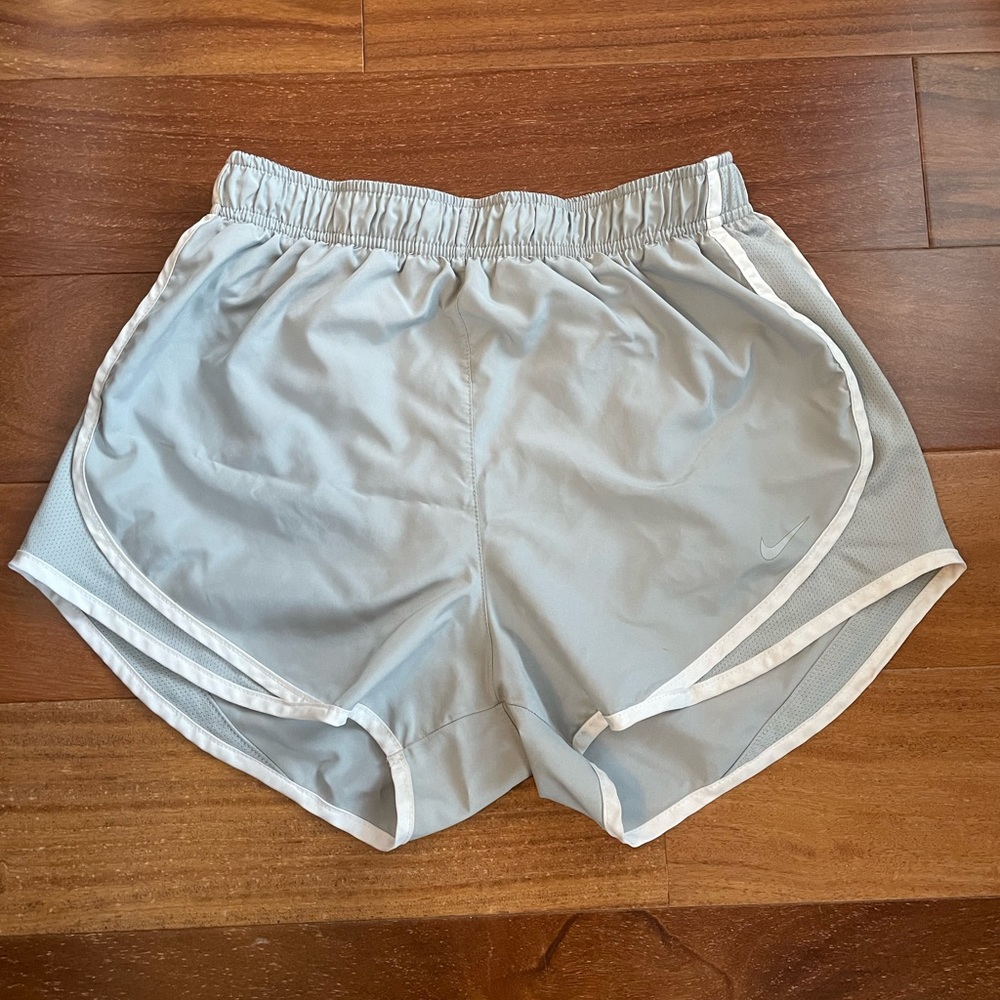 Nike Women’s Tempo Dri-Fit short